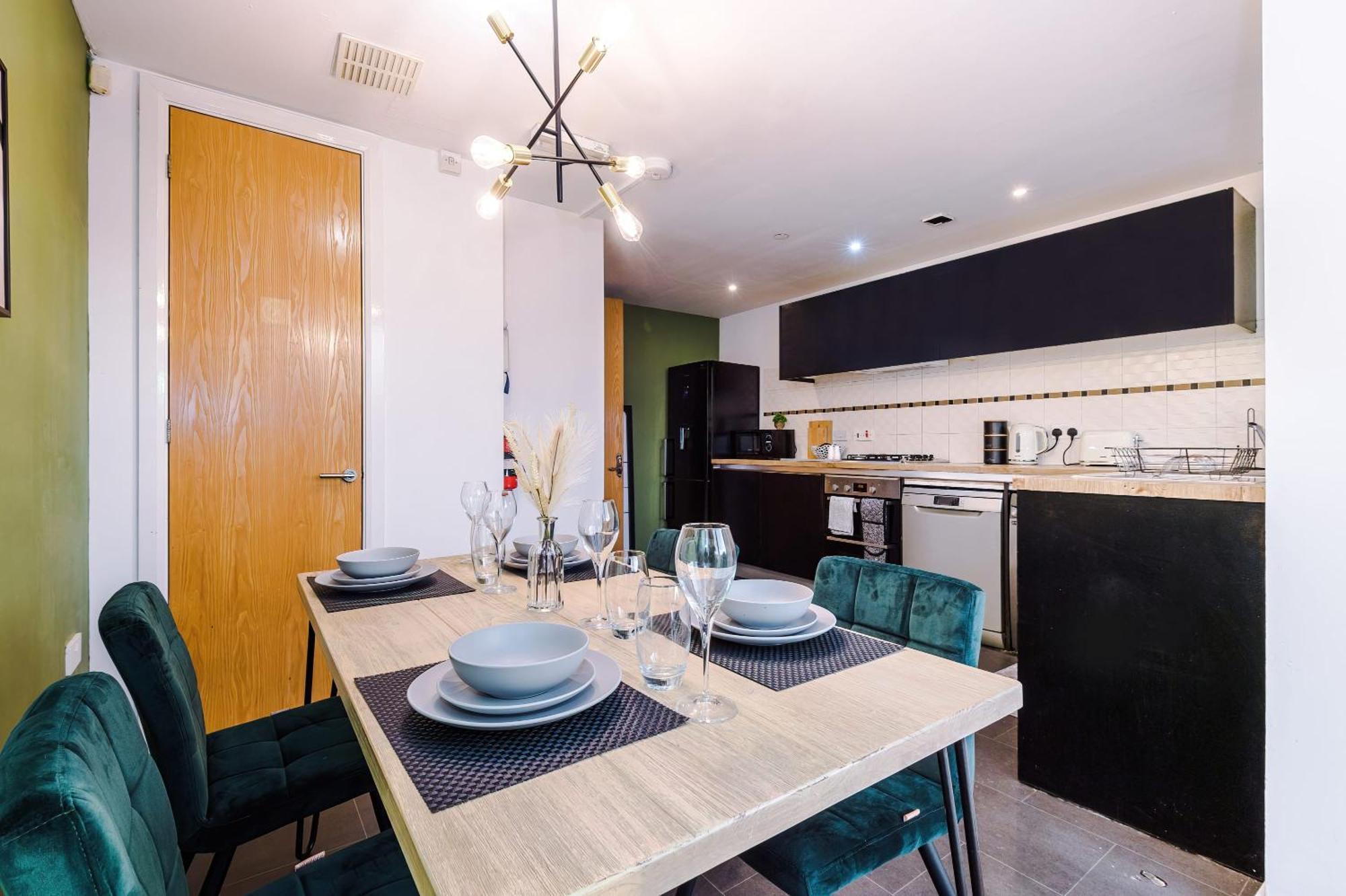 Willa Rest&Recharge At A Spacious Townhouse By The Etihad Manchester Zewnętrze zdjęcie