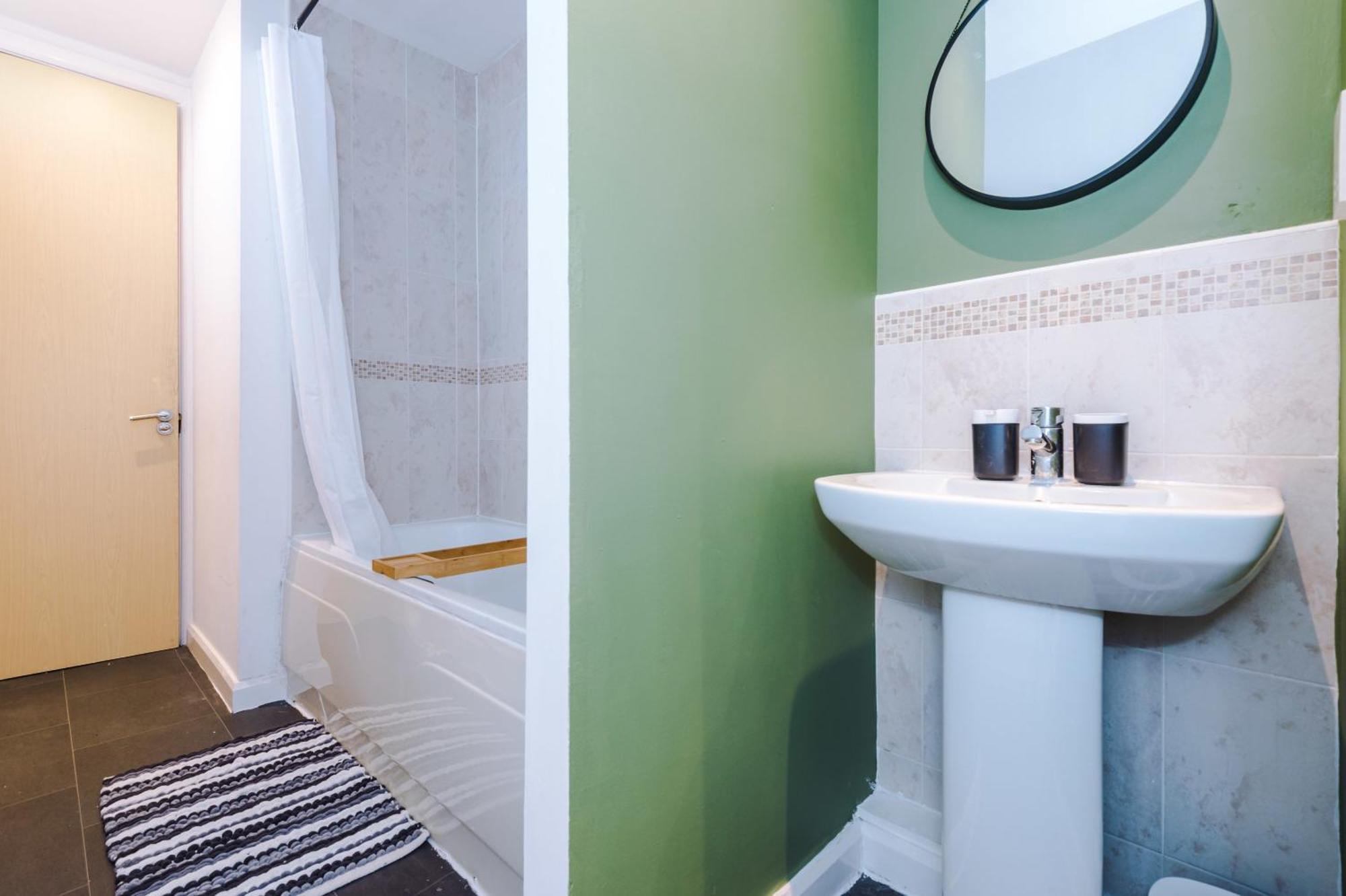 Willa Rest&Recharge At A Spacious Townhouse By The Etihad Manchester Zewnętrze zdjęcie