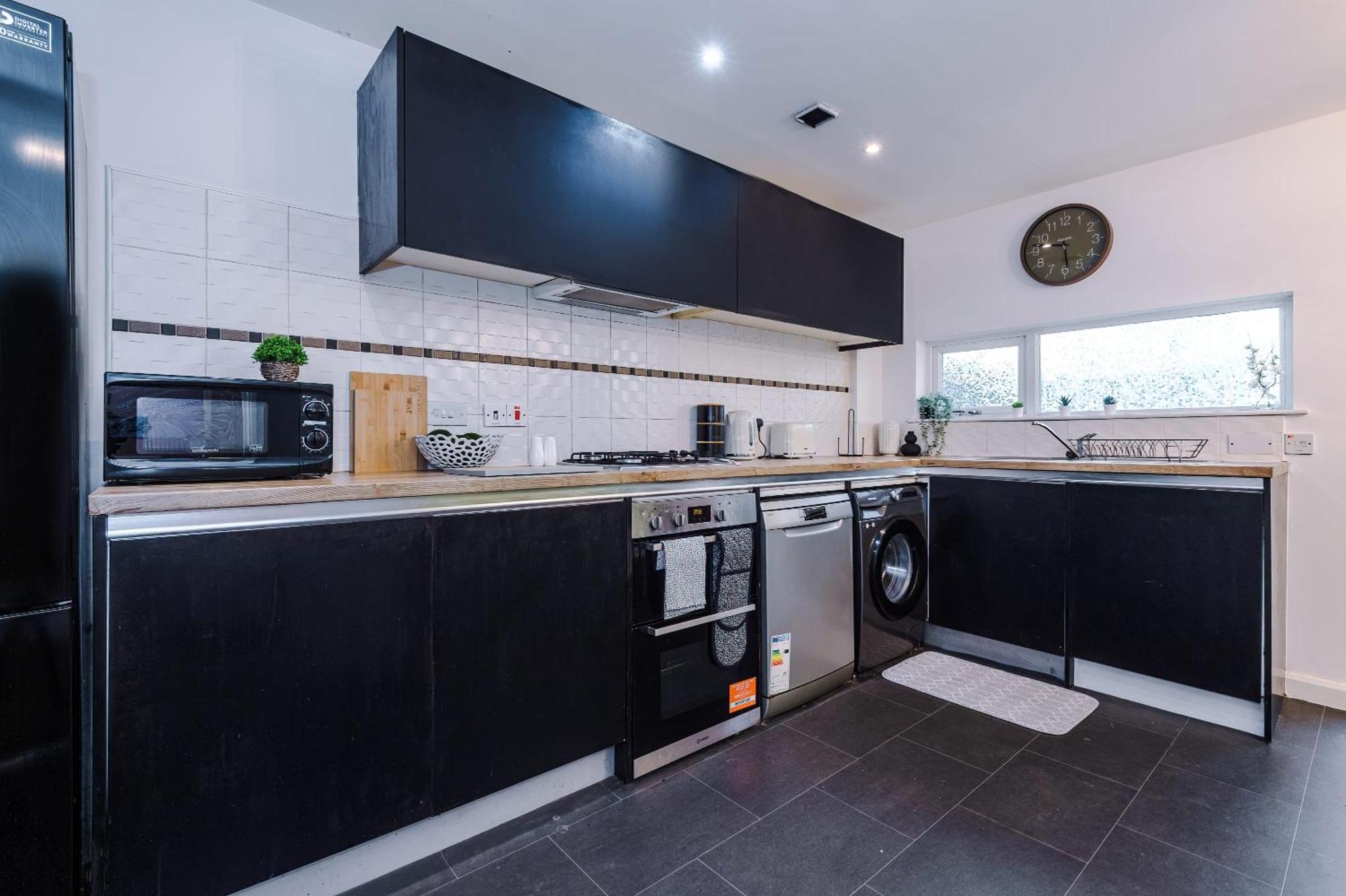 Willa Rest&Recharge At A Spacious Townhouse By The Etihad Manchester Zewnętrze zdjęcie